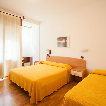 קרפנה Hotel Ulisse מראה חיצוני תמונה