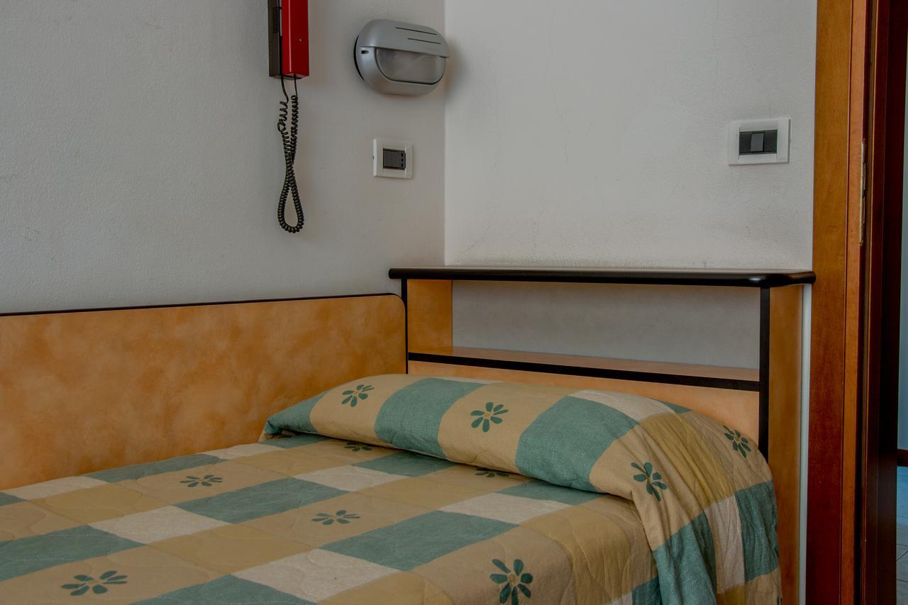 קרפנה Hotel Ulisse מראה חיצוני תמונה