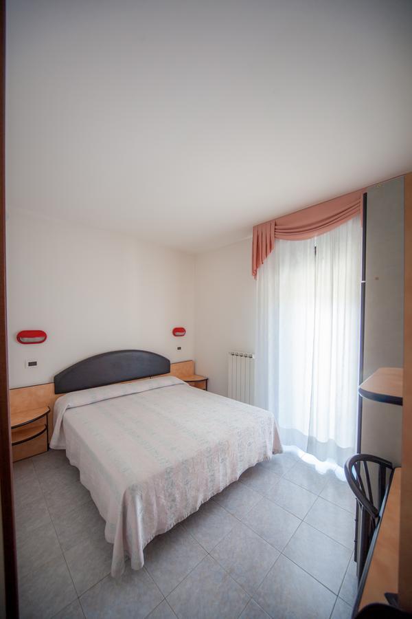 קרפנה Hotel Ulisse מראה חיצוני תמונה
